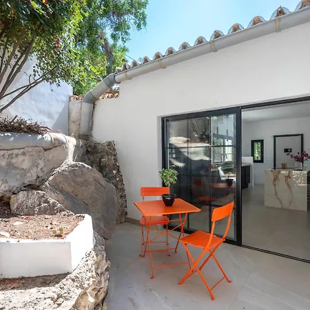 Newly Renovated 5-bdrm Luxury With Sea Views Марбелья